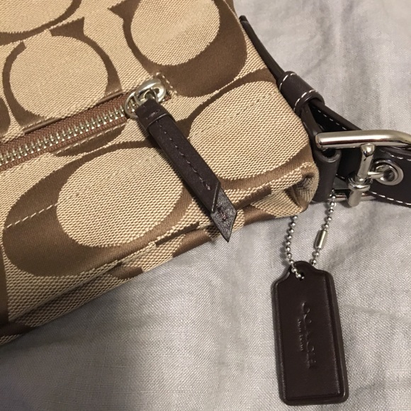Coach signature shoulder bag - Picture 6 of 8